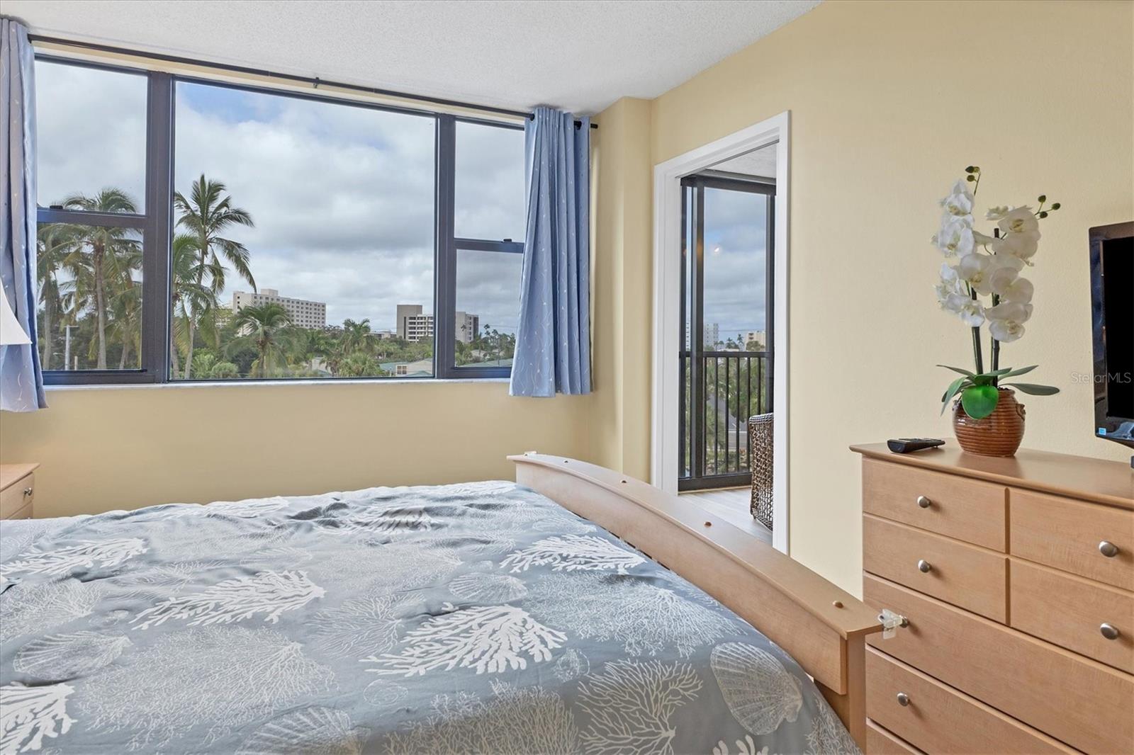 HARBOR TOWERS Y & R - Residential