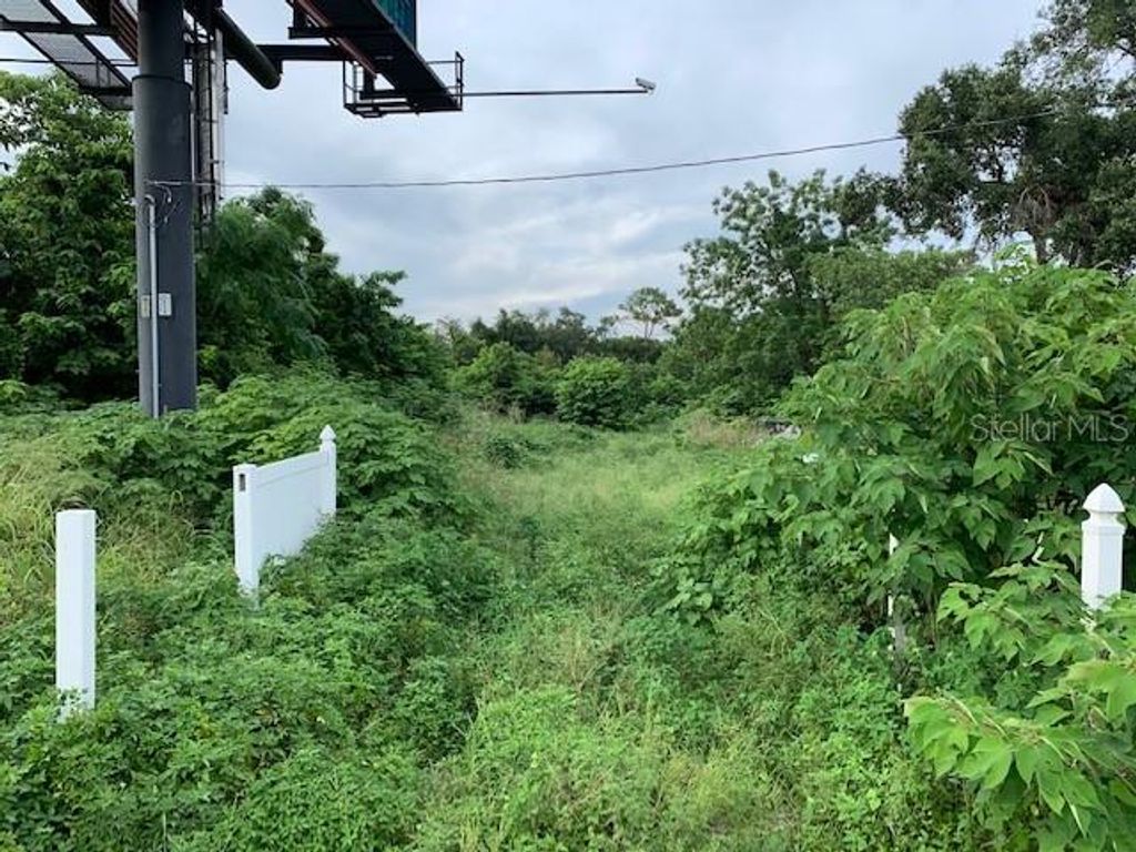 Photo of 2607 E Semoran Boulevard, Apopka, FL 32703 (MLS # O6033508)