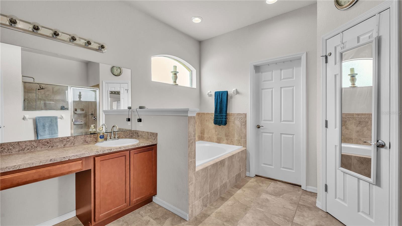 BLACKWATER OAKS - Residential