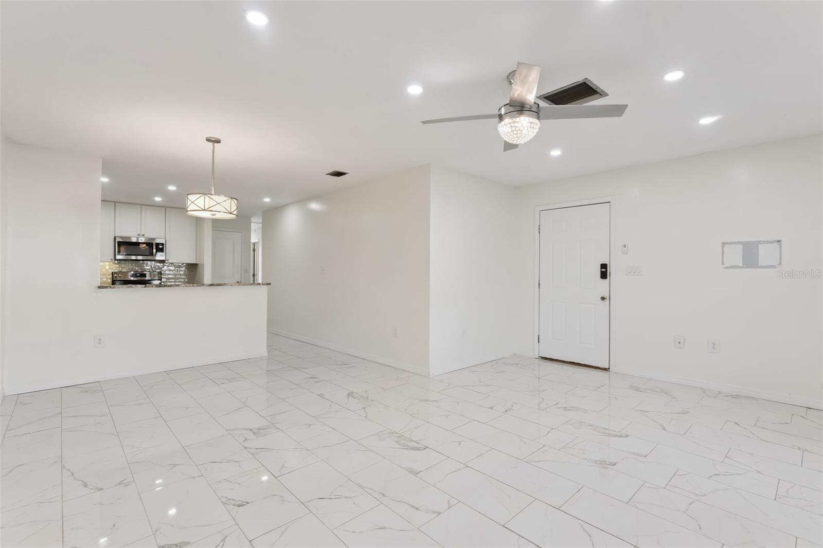 602 VILLA CIRCLE 543