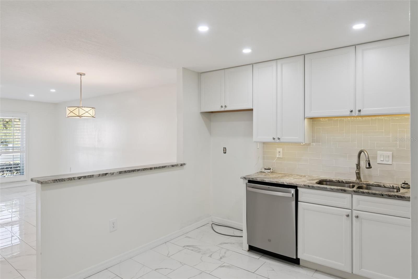 PARK LAKE VILLAS CONDO - Residential