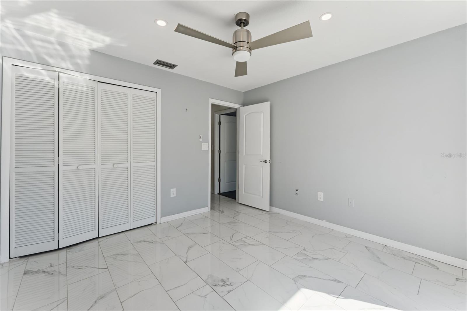 PARK LAKE VILLAS CONDO - Residential