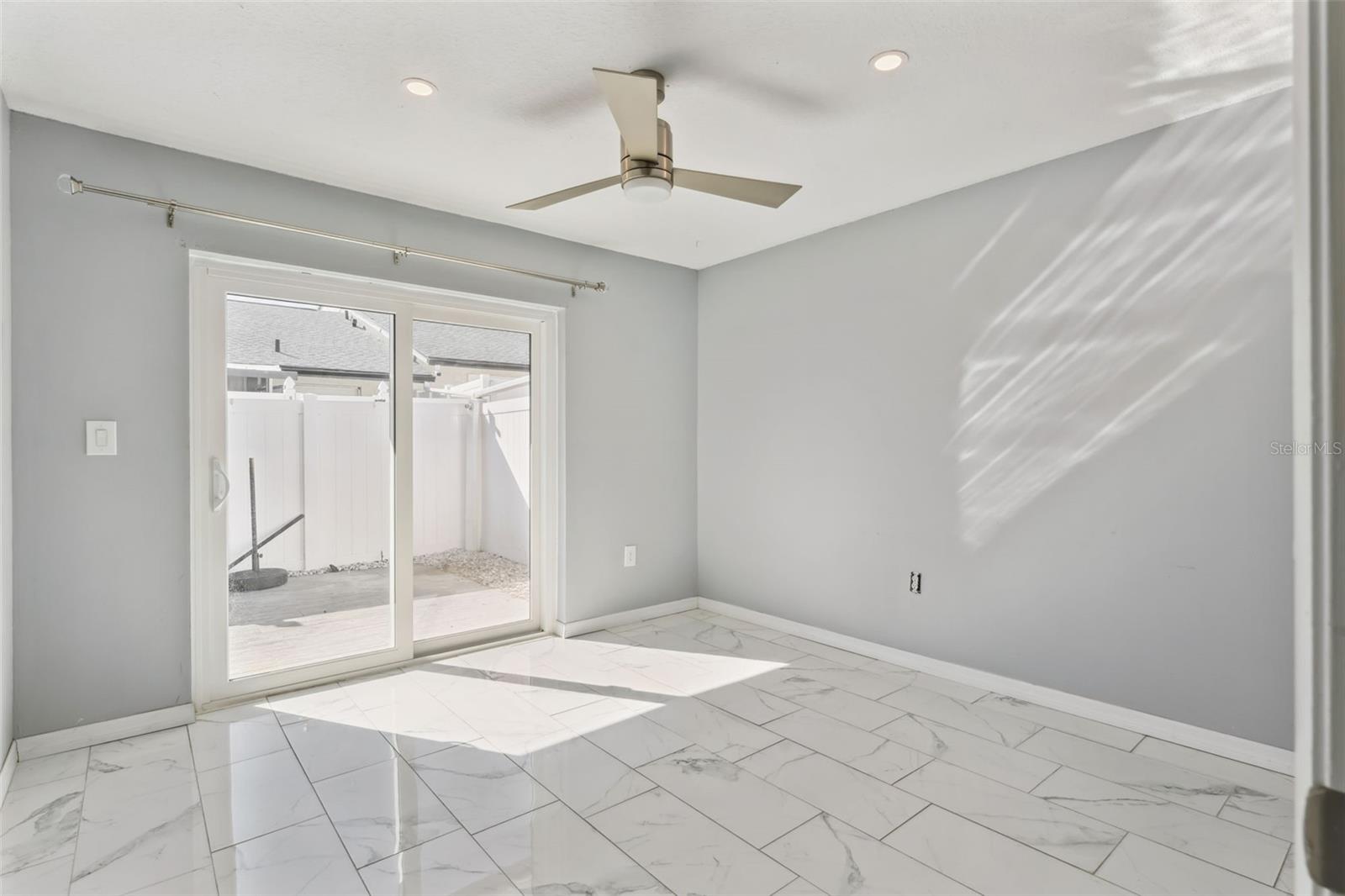 PARK LAKE VILLAS CONDO - Residential