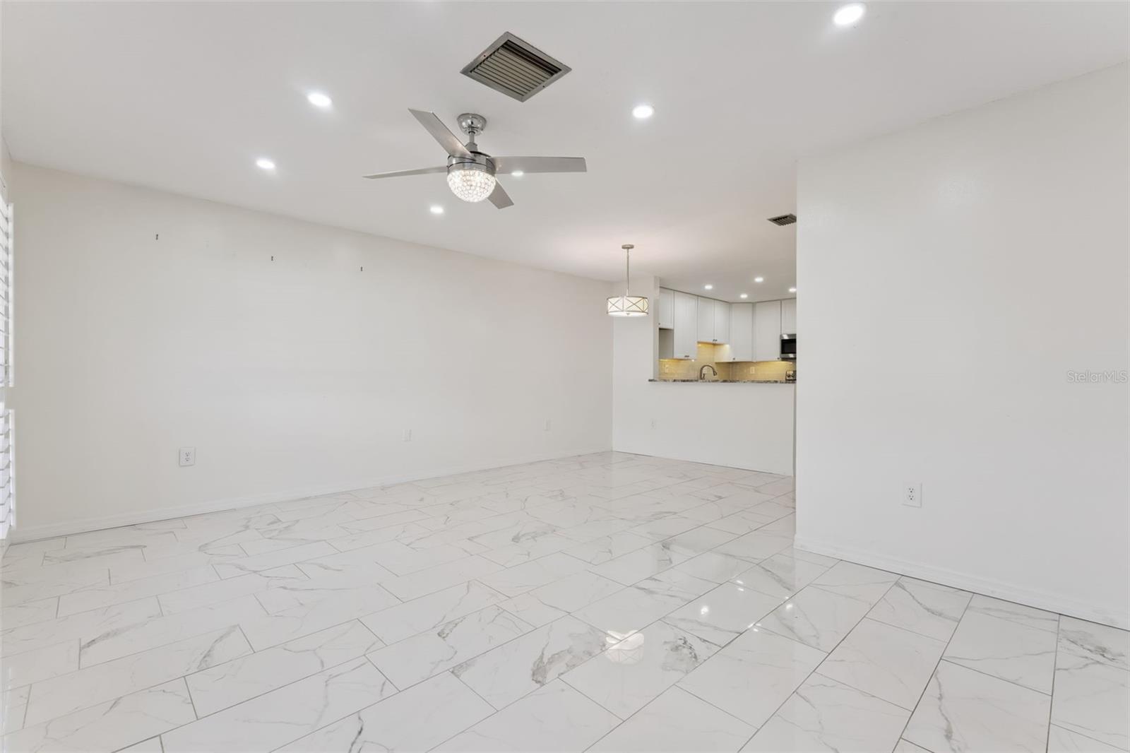 602 VILLA CIRCLE 543