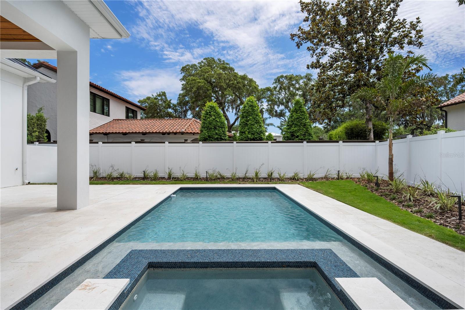 FOREST HILLS - Residential