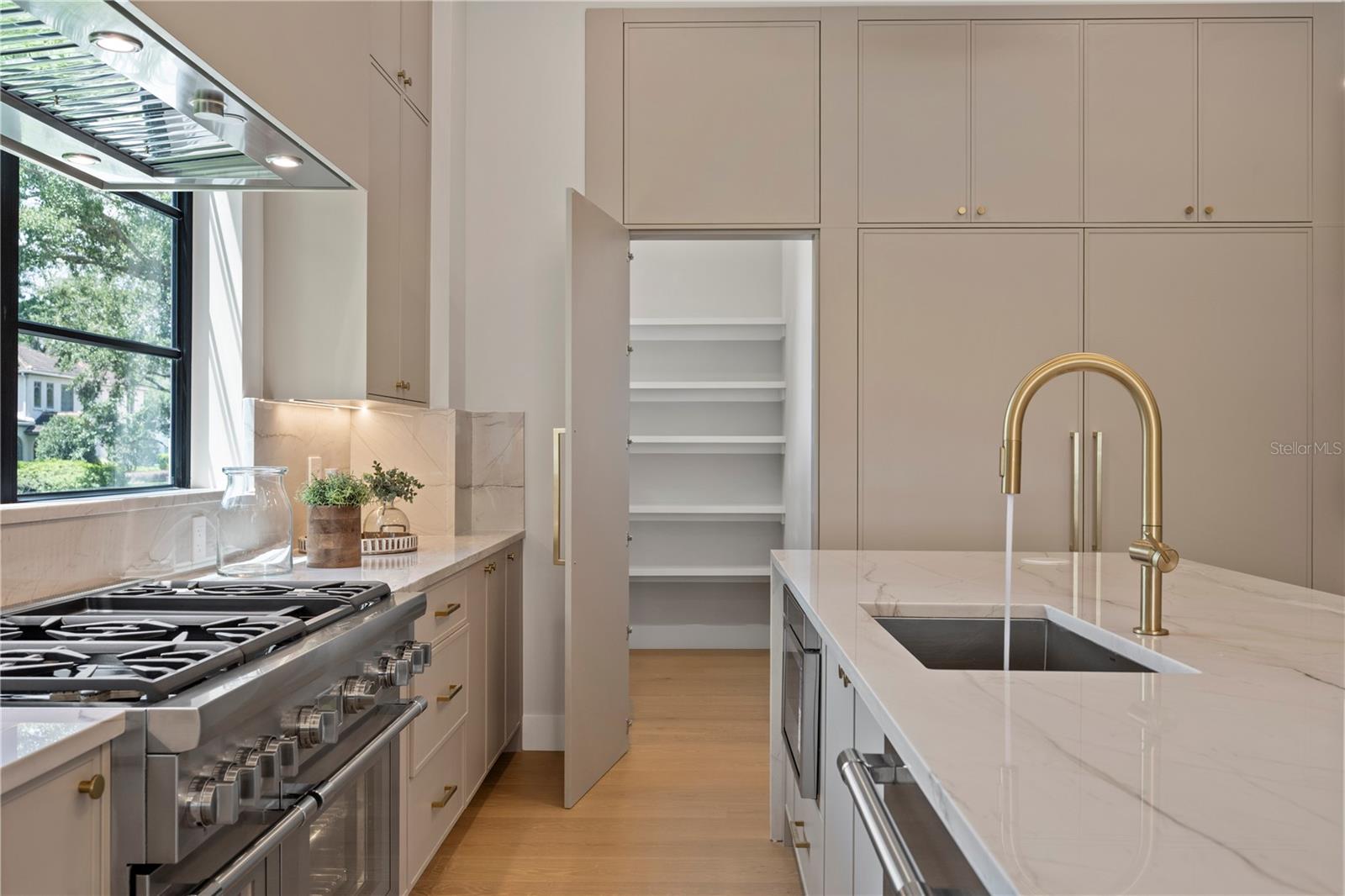 FOREST HILLS - Residential