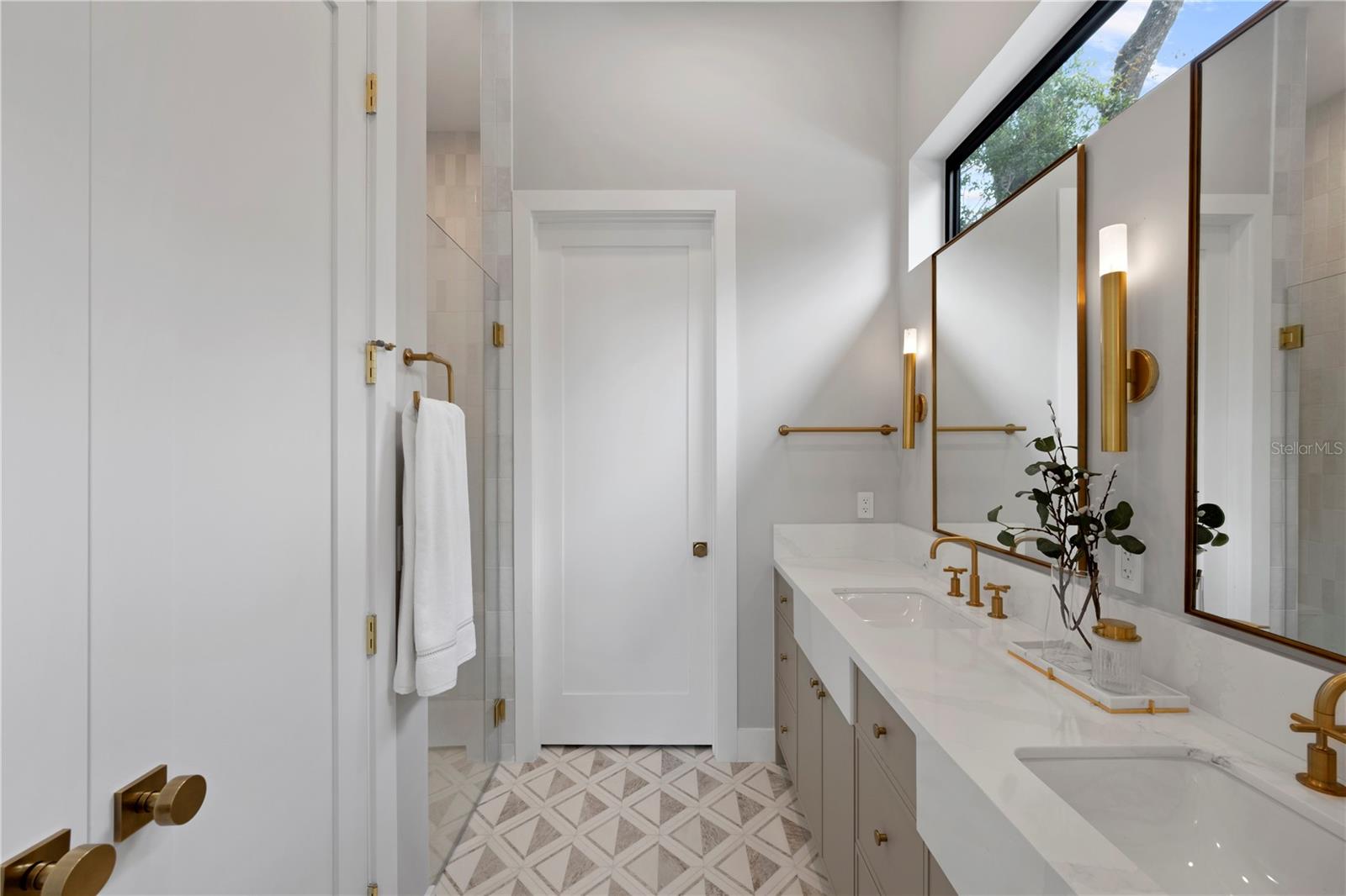 FOREST HILLS - Residential
