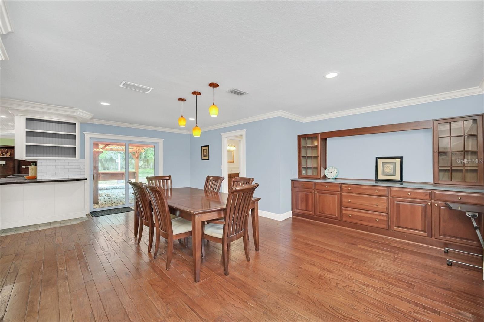 Search 3 581 WOODLAWN TERRACE