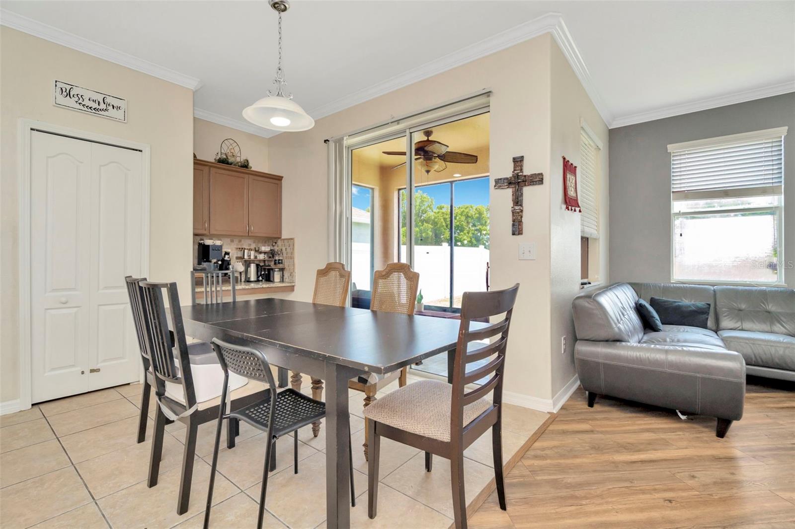 SHELL POINT MANOR - Residential