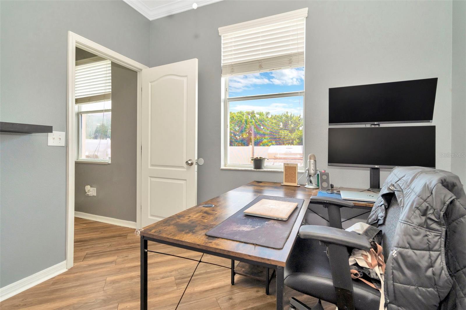 SHELL POINT MANOR - Residential