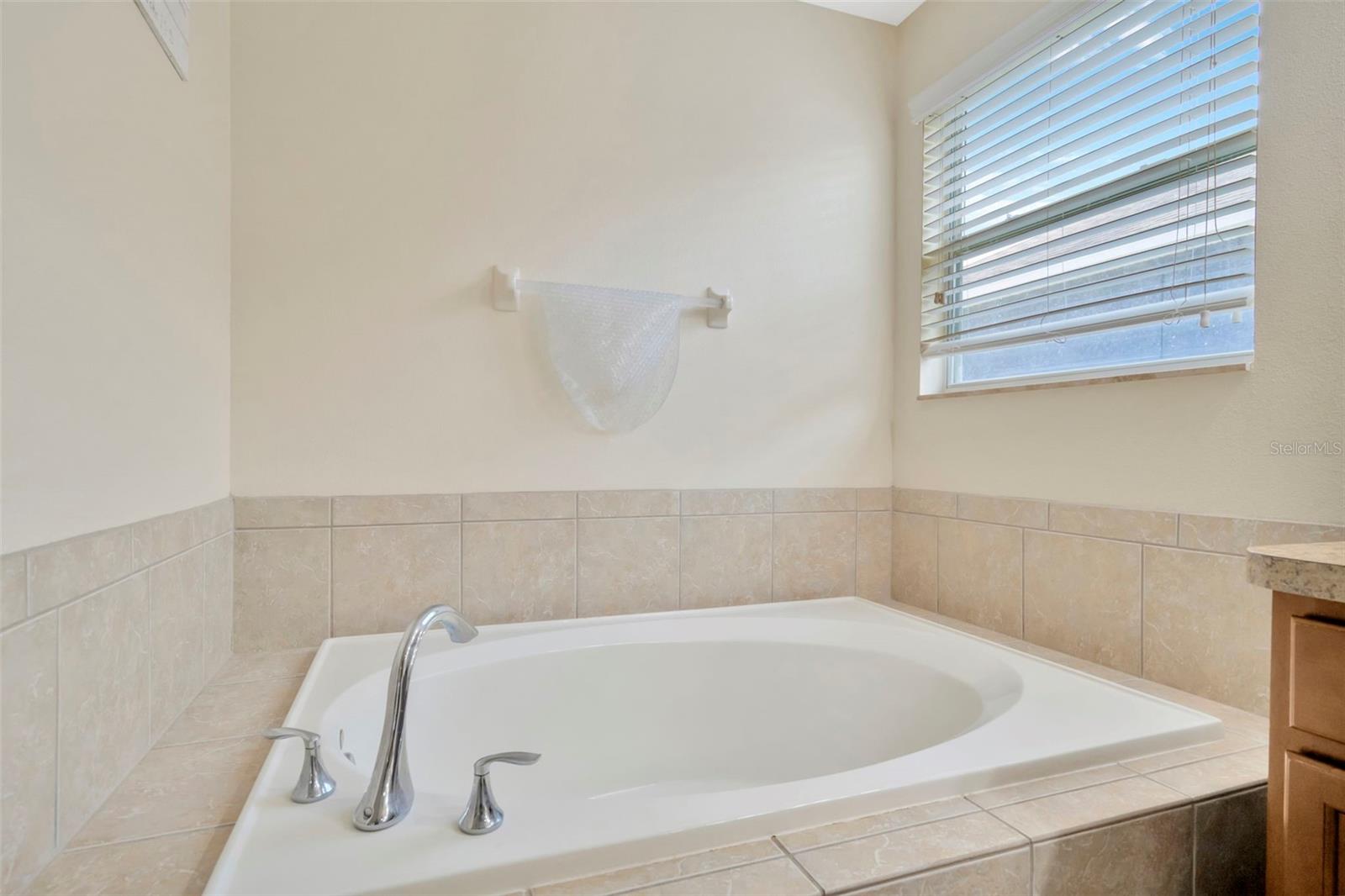 SHELL POINT MANOR - Residential