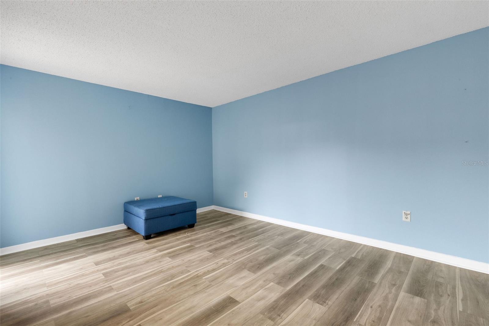 KIMBERLEA CONDO 02 - Residential