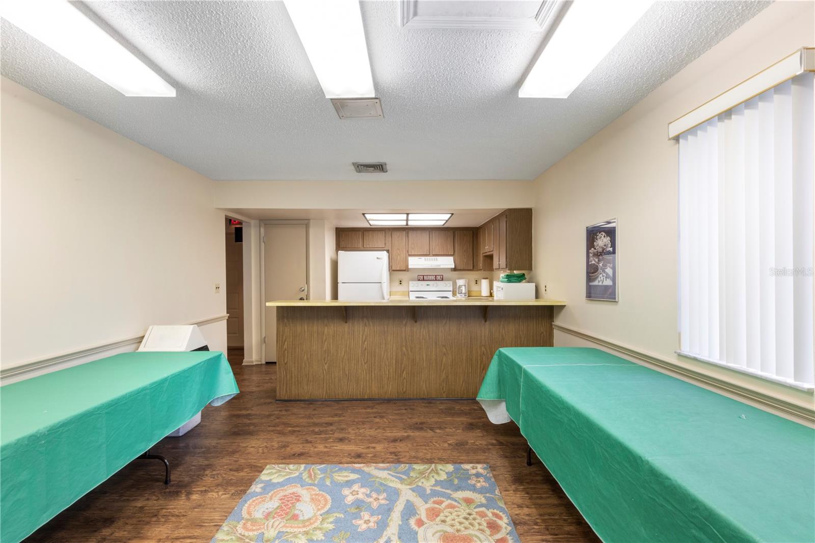 KIMBERLEA CONDO 02 - Residential