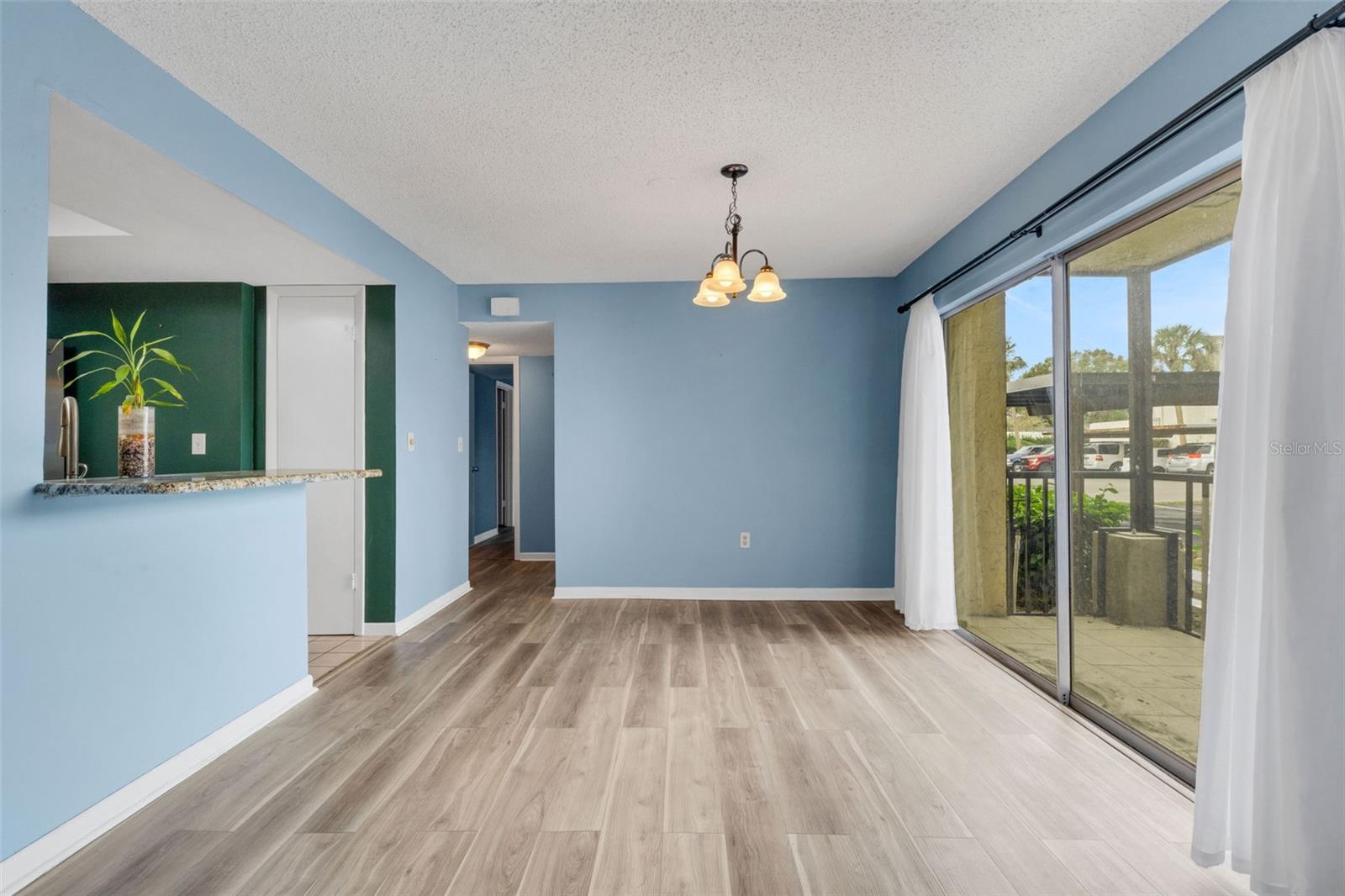 KIMBERLEA CONDO 02 - Residential