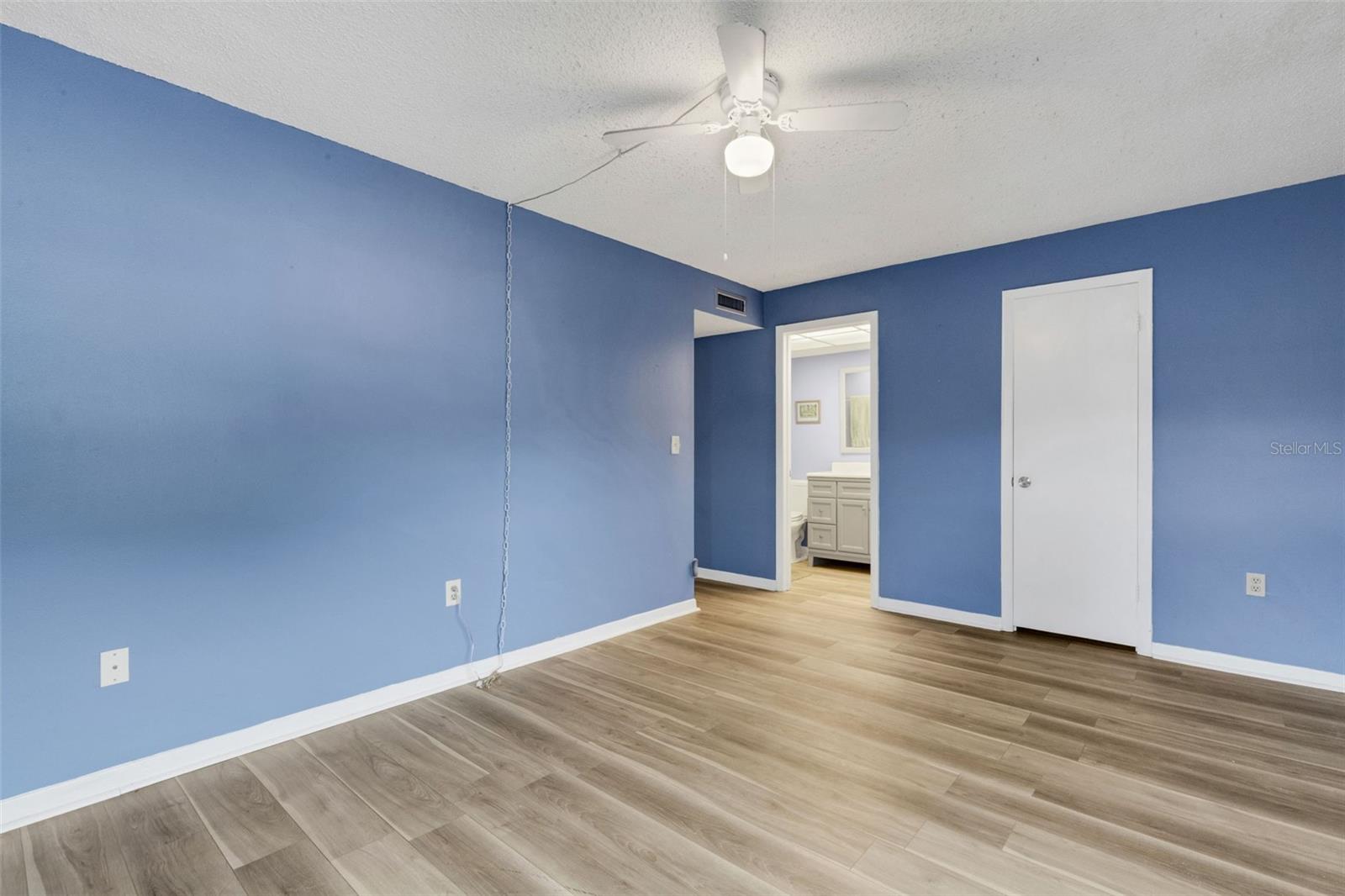 KIMBERLEA CONDO 02 - Residential