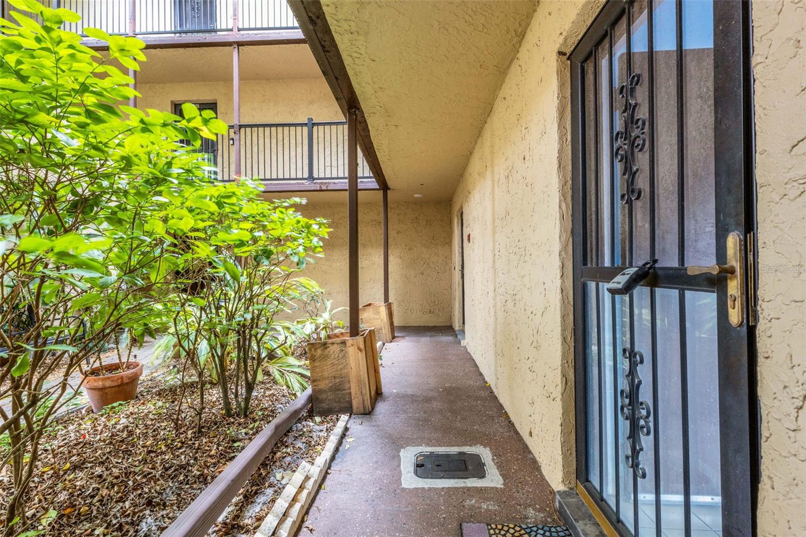 KIMBERLEA CONDO 02 - Residential