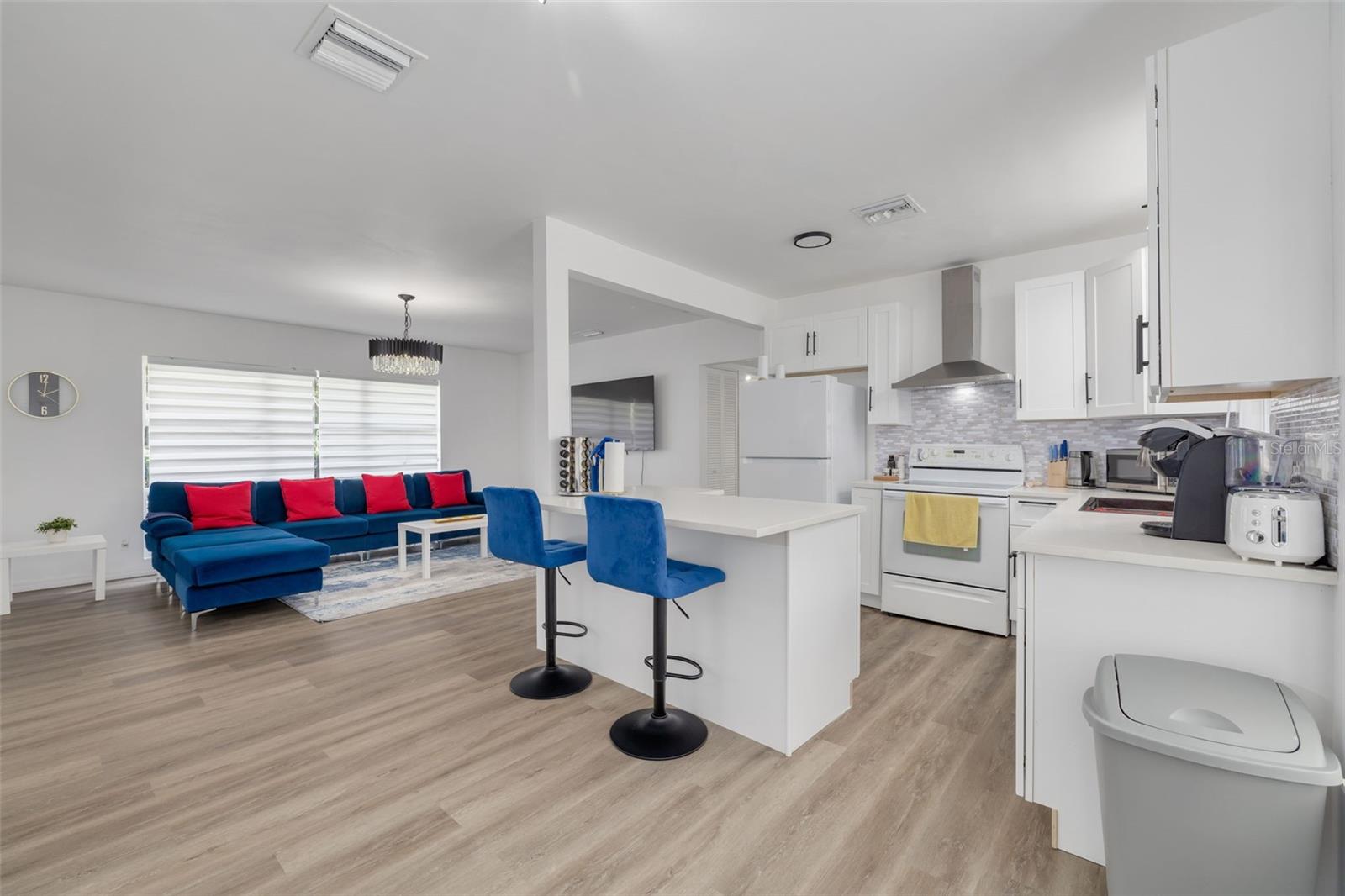 PALM TERRACE - Residential Lease