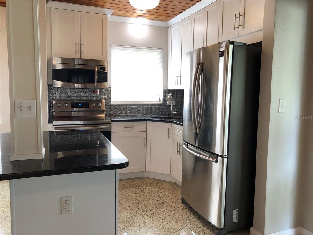 Photo of 80 Beverly Circle, Englewood, FL 34223 (MLS # D6145300)