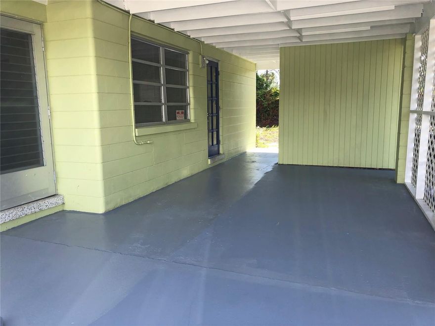 Adorable Old Florida Cottage close to everything in the heart of Englewood. HURRICANE WINDOWS ORDERED...Just 2 blocks to Old Village Publix and a few more to Historic Dearborn Street. Only annual rentals considered. Currently in clean up mode.