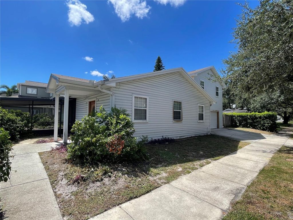 Photo of 3102 W Fountain Boulevard, Tampa, FL 33609 (MLS # TB8503805)