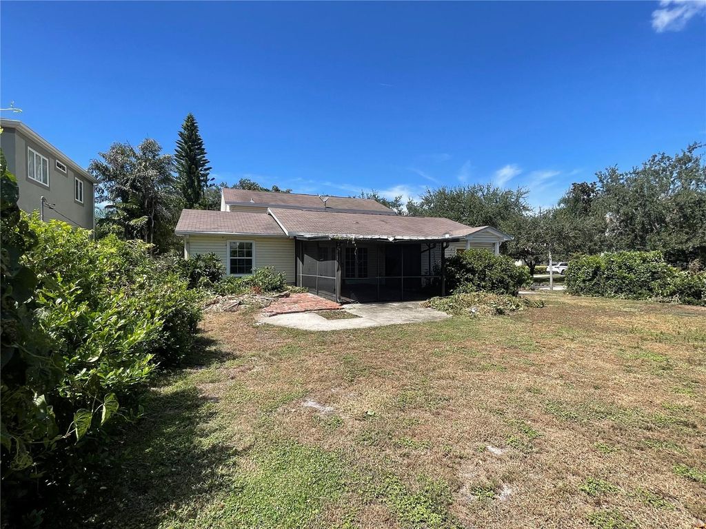 Photo of 3102 W Fountain Boulevard, Tampa, FL 33609 (MLS # TB8503805)