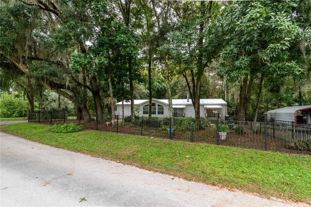 Photo of 7901 NW 125th Street, Reddick, FL 32686 (MLS # OM711917)