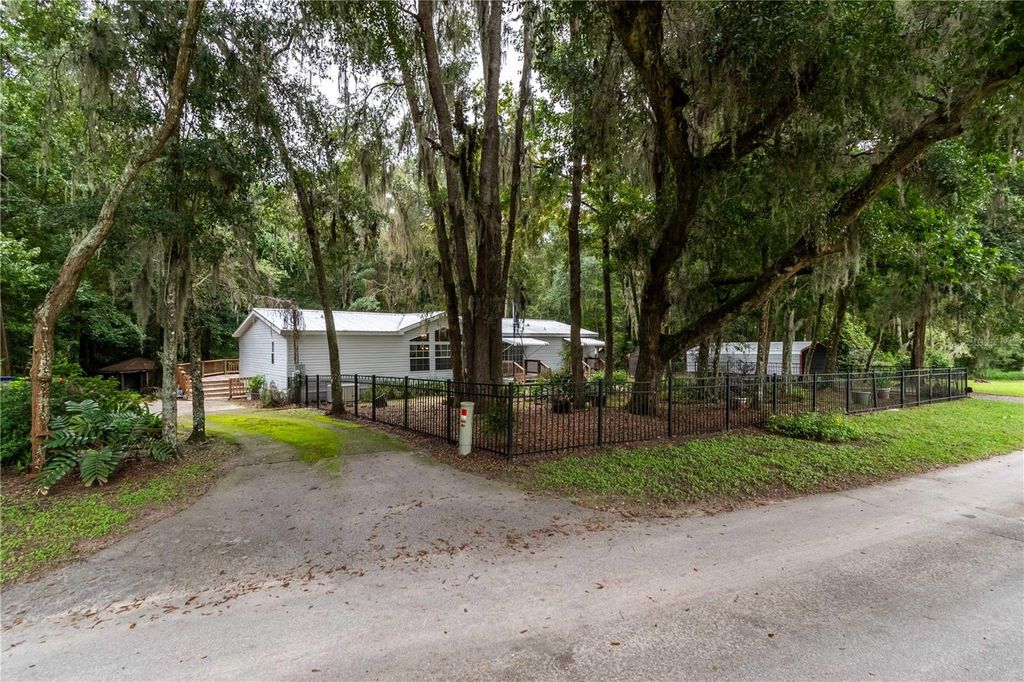 Photo of 7901 NW 125th Street, Reddick, FL 32686 (MLS # OM711917)
