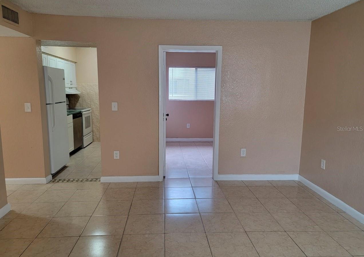 PLAZA DE LAS FUENTES CONDO - Residential