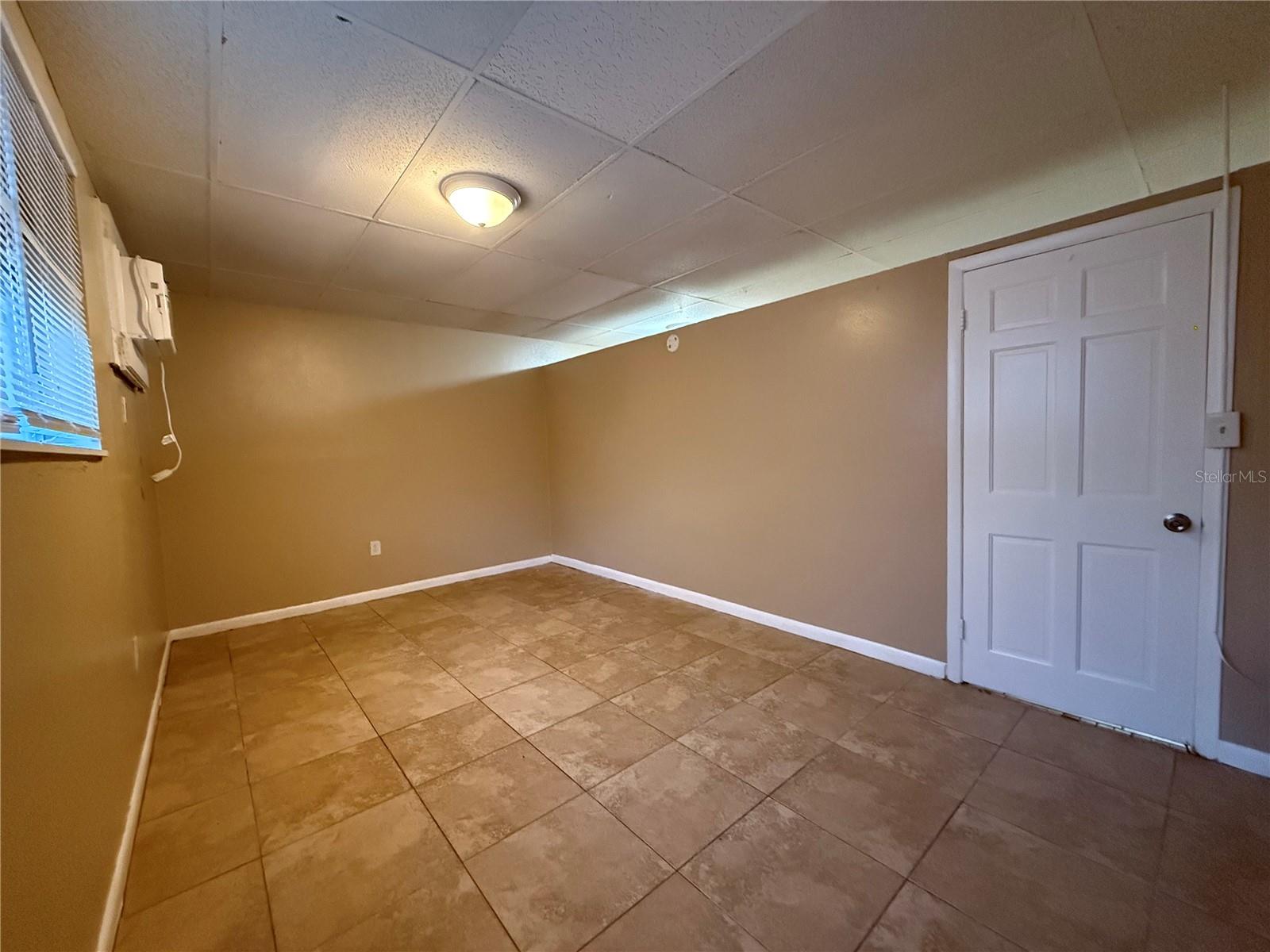 TEMPLE CREST UNIT 1 - Residential Lease