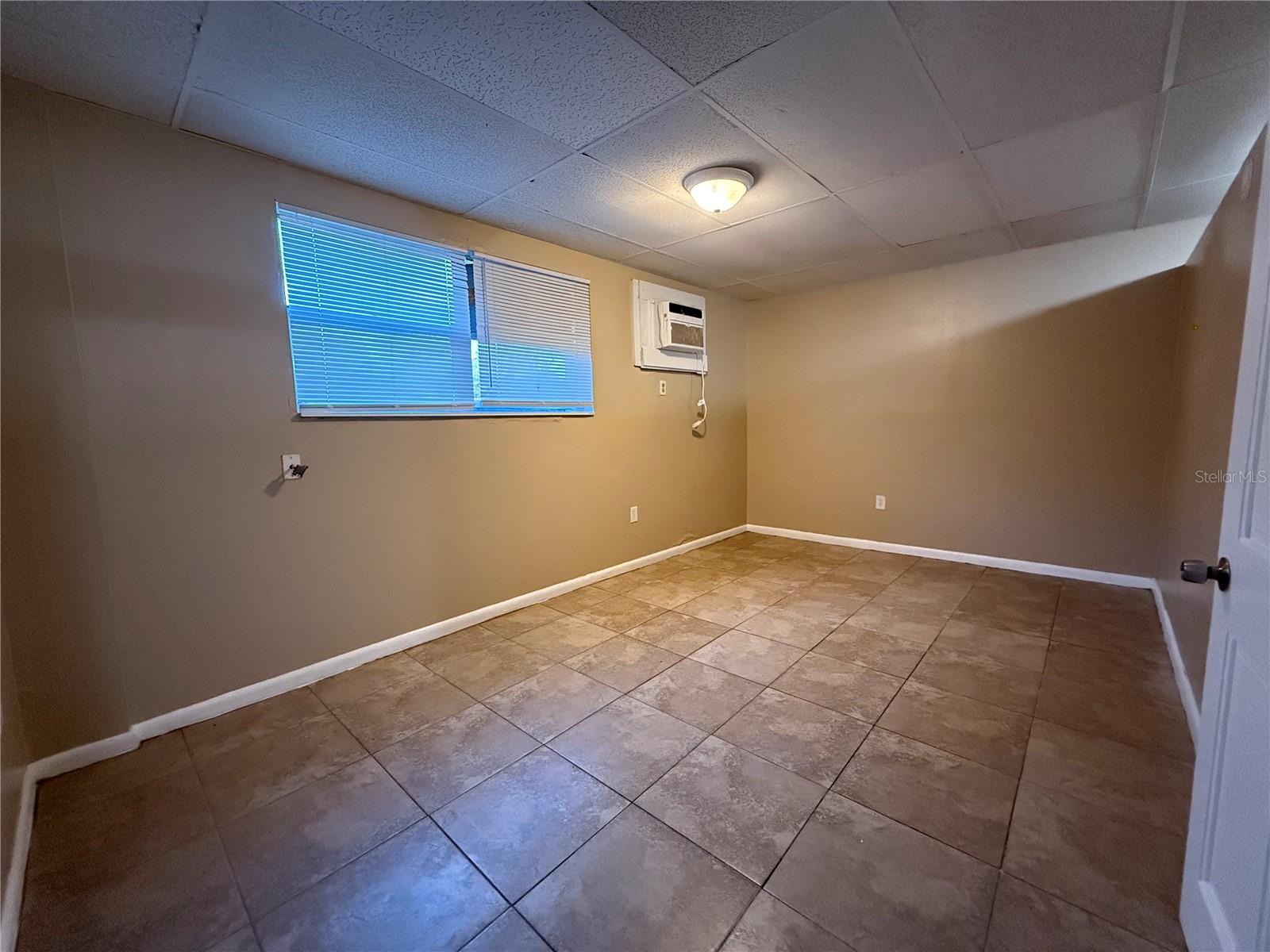 TEMPLE CREST UNIT 1 - Residential Lease