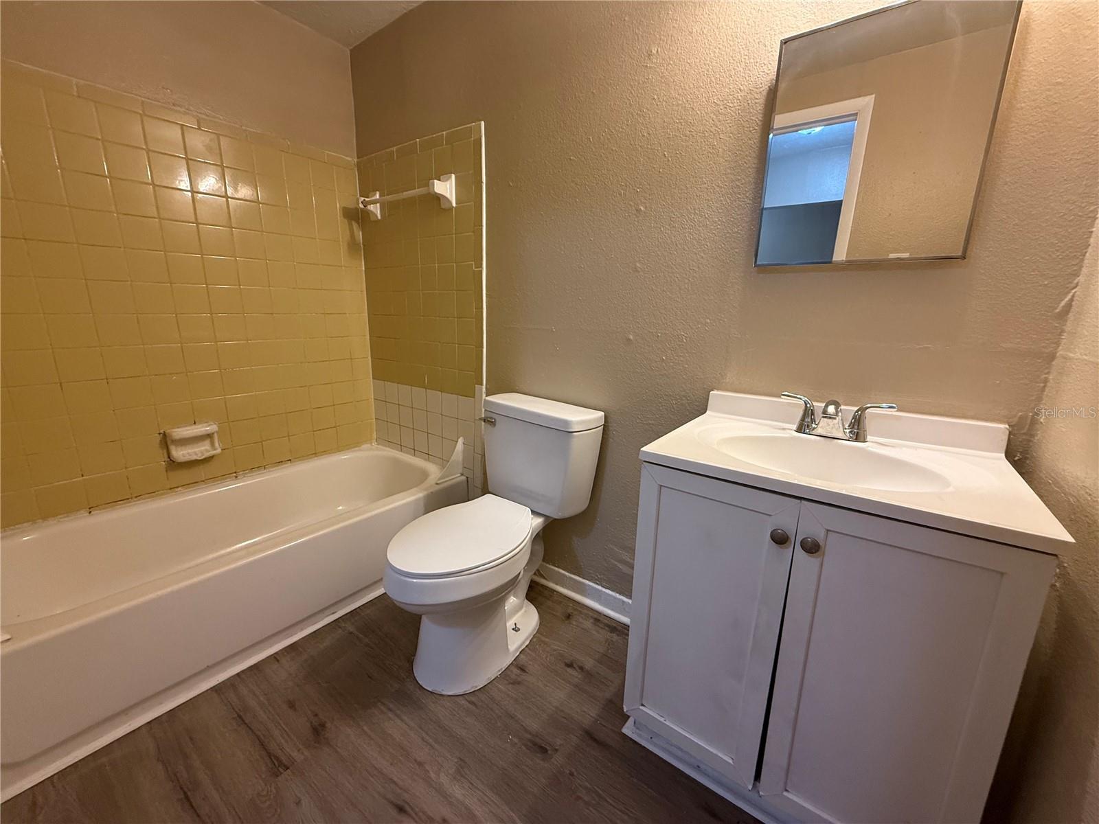 TEMPLE CREST UNIT 1 - Residential Lease