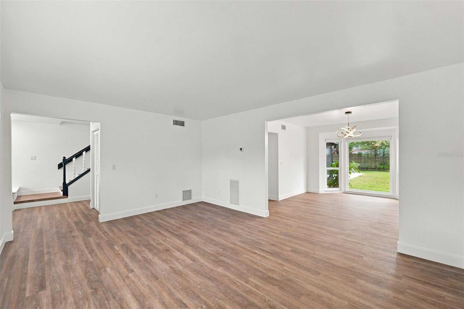6107 OAK FERN COURT