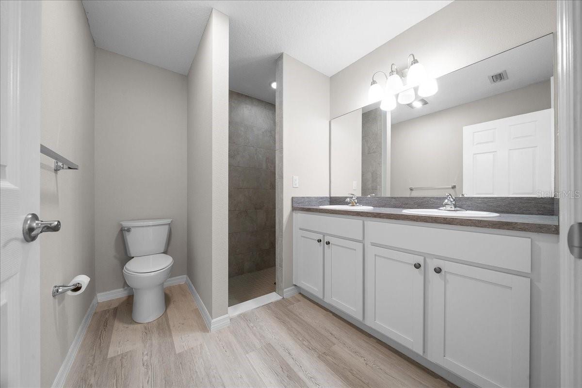 SILVER SPGS SHORES UN #32 - Residential