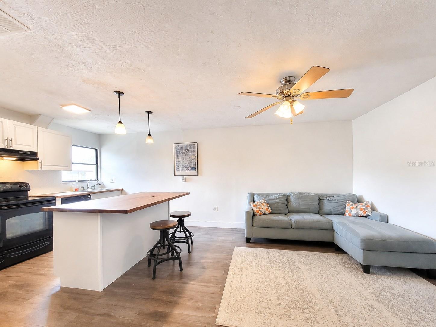 2811 SW ARCHER ROAD Z242