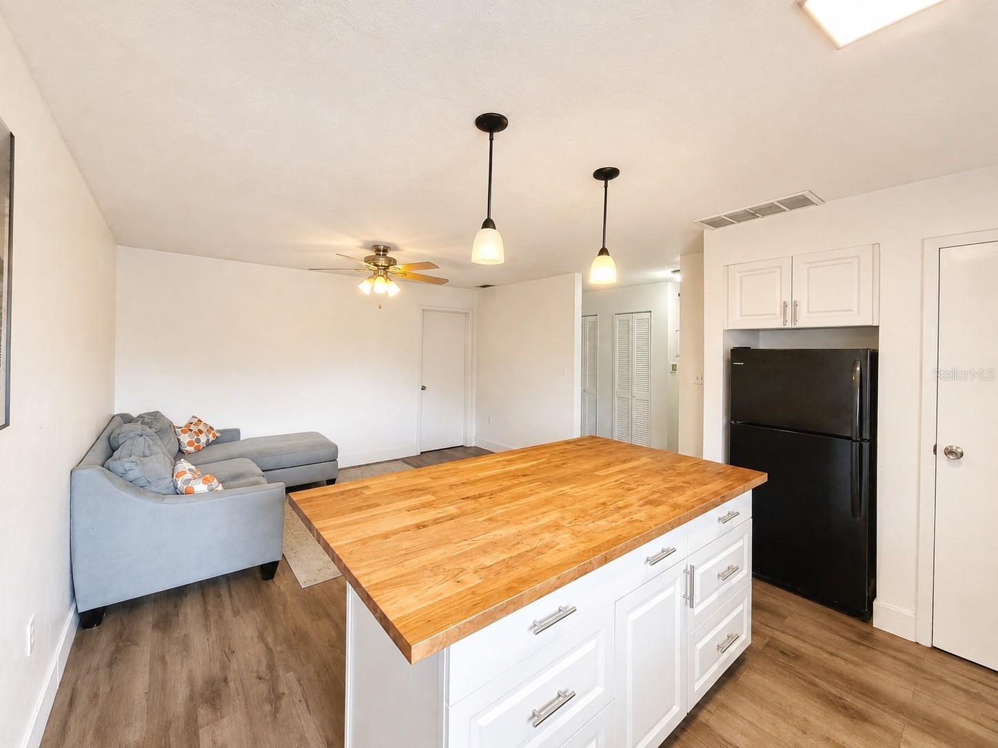 2811 SW ARCHER ROAD Z242