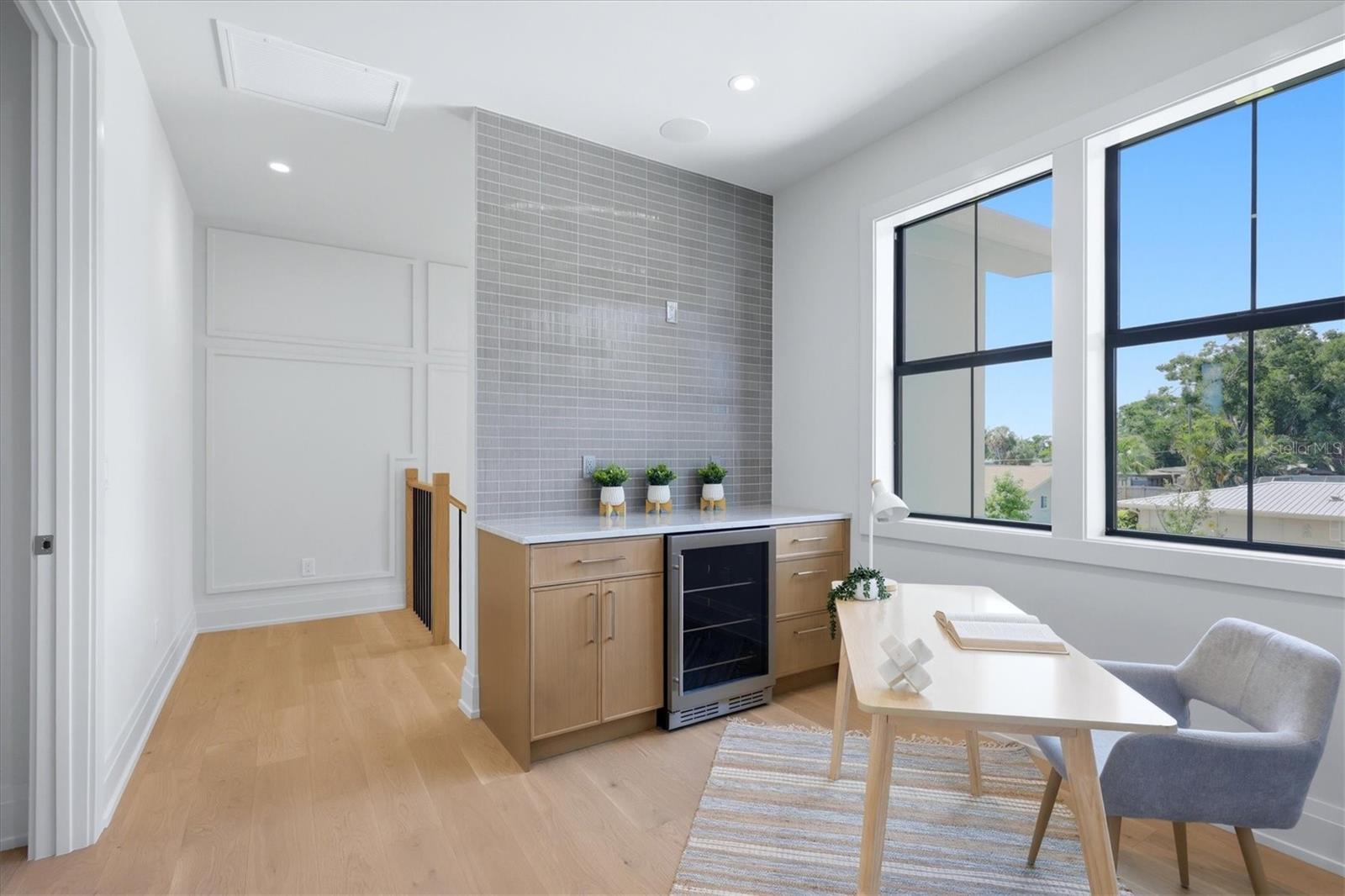 SOUTH GATE - Residential