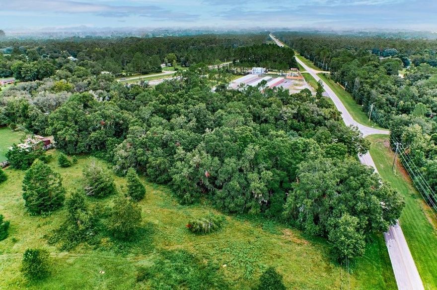 This expansive 3.73-acre lot, located on SE 9th Ave in Starke, Florida, offers a prime opportunity for development. With the potential to easily switch to commercial use, this property is perfect for a wide range of possibilities.