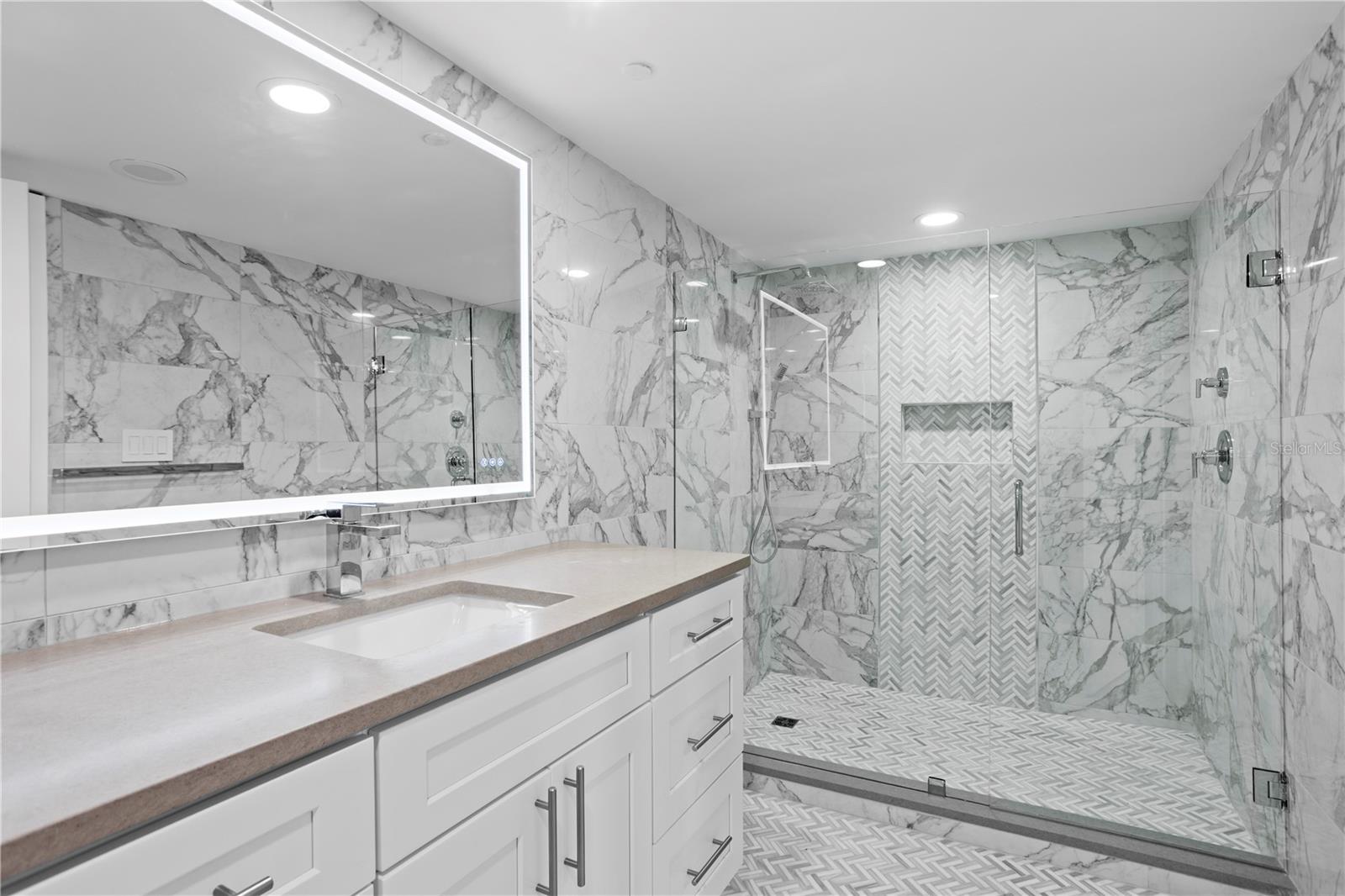 MONTE CARLO TOWERS A CONDOMINI - Residential