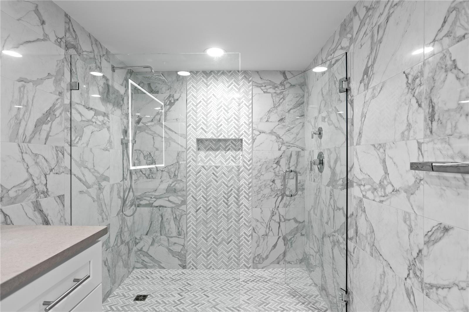 MONTE CARLO TOWERS A CONDOMINI - Residential