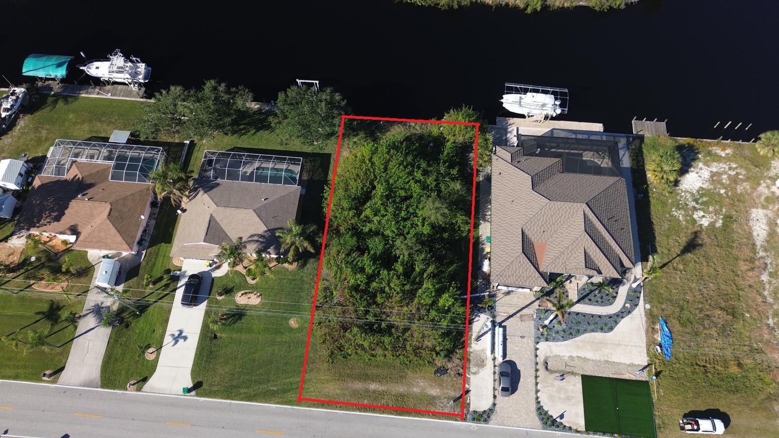 Start building your Florida dream home today! This partially cleared residential lot is located in the highly sought-after South Gulf Cove community and is truly build-ready — with both a survey and environmental study already completed.
Enjoy peace of mind knowing key due diligence is done. The lot offers public water and sewer access, and sits in a quiet, well-maintained neighborhood with new construction homes all around.
South Gulf Cove is a deed-restricted community near beaches, golf courses, restaurants, and shopping — making it the perfect spot for your forever home, vacation getaway, or future retirement plan.
?? Property Features:
Ready for home construction ???
Survey and environmental study included ?
Partially cleared = easier prep work ??
Public water & sewer available ??
Close to community boat ramp & parks