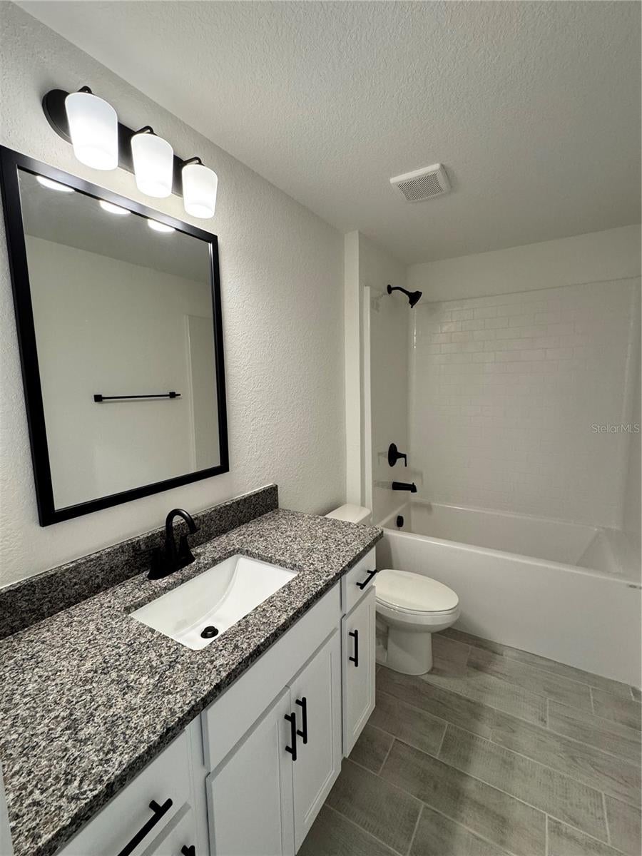 2659 AVERLAND LOOP