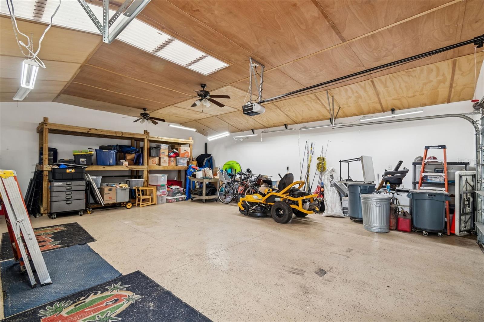 GOLDEN ACRES - Residential