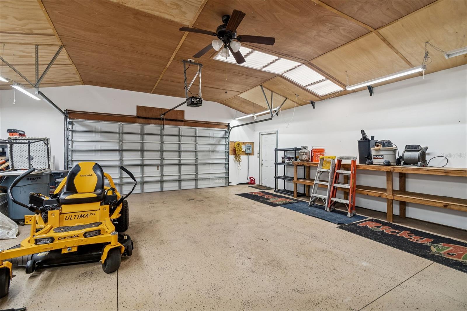 GOLDEN ACRES - Residential