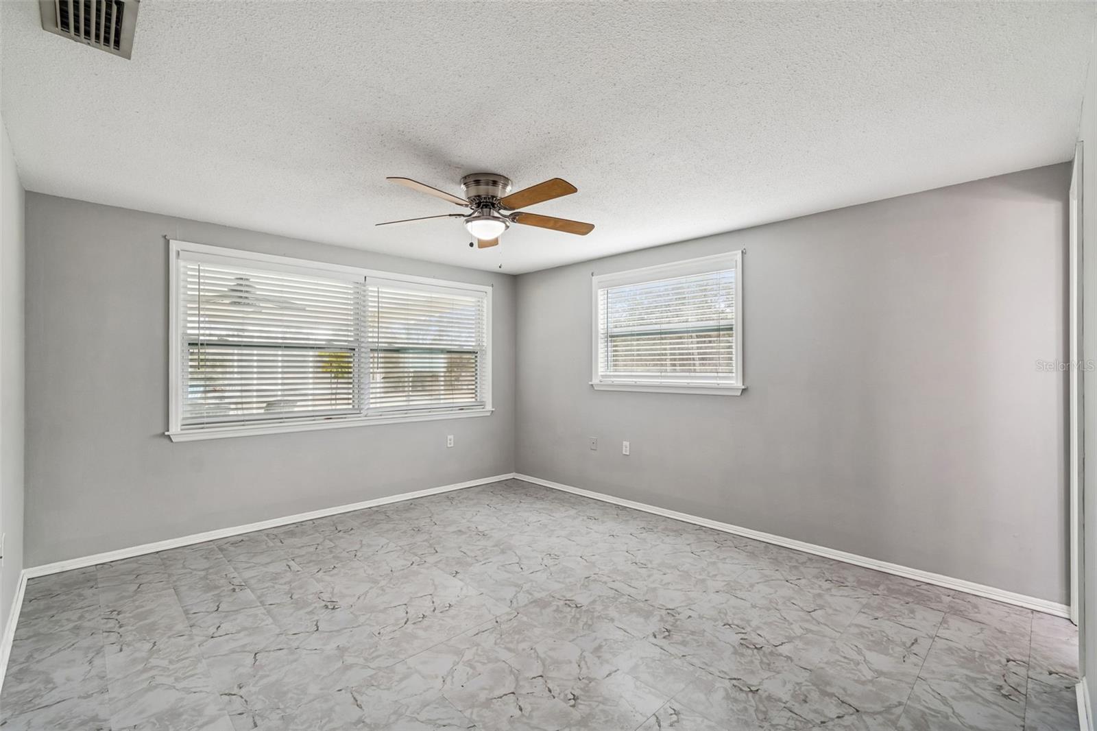 GOLDEN ACRES - Residential