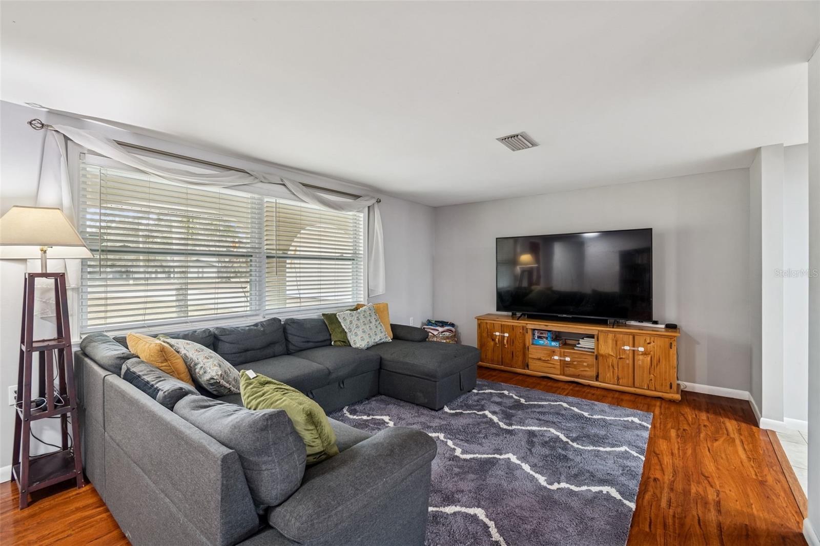 GOLDEN ACRES - Residential