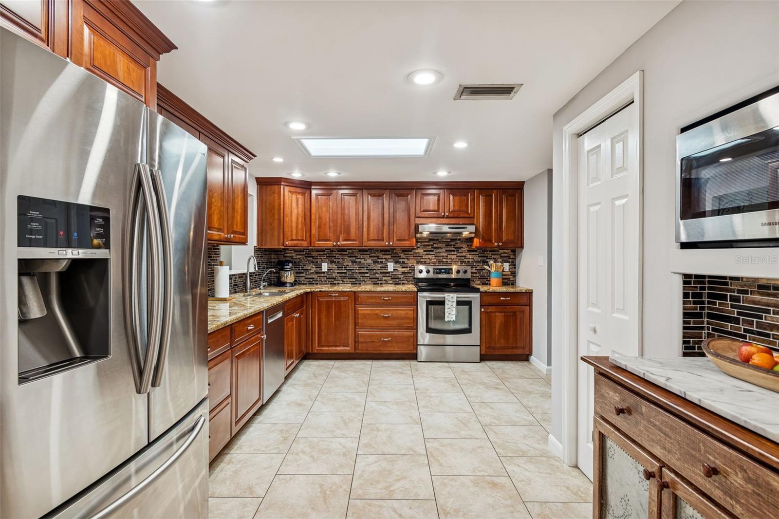 GOLDEN ACRES - Residential