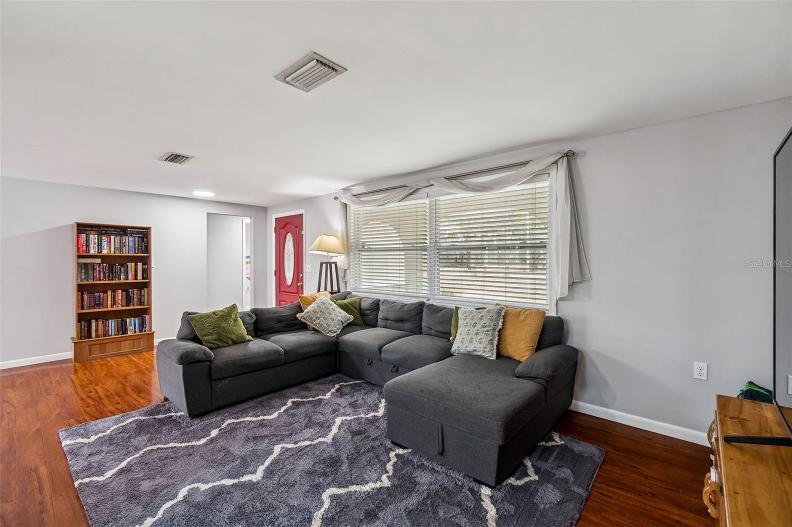 GOLDEN ACRES - Residential