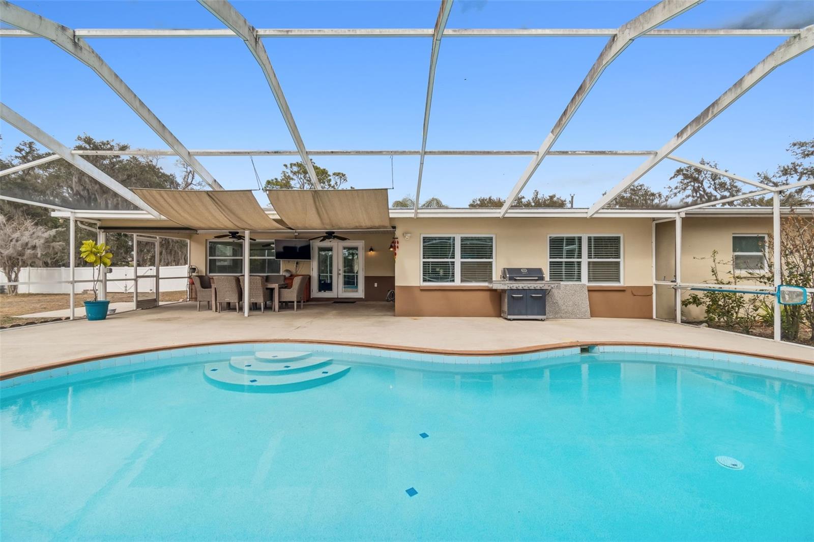 GOLDEN ACRES - Residential