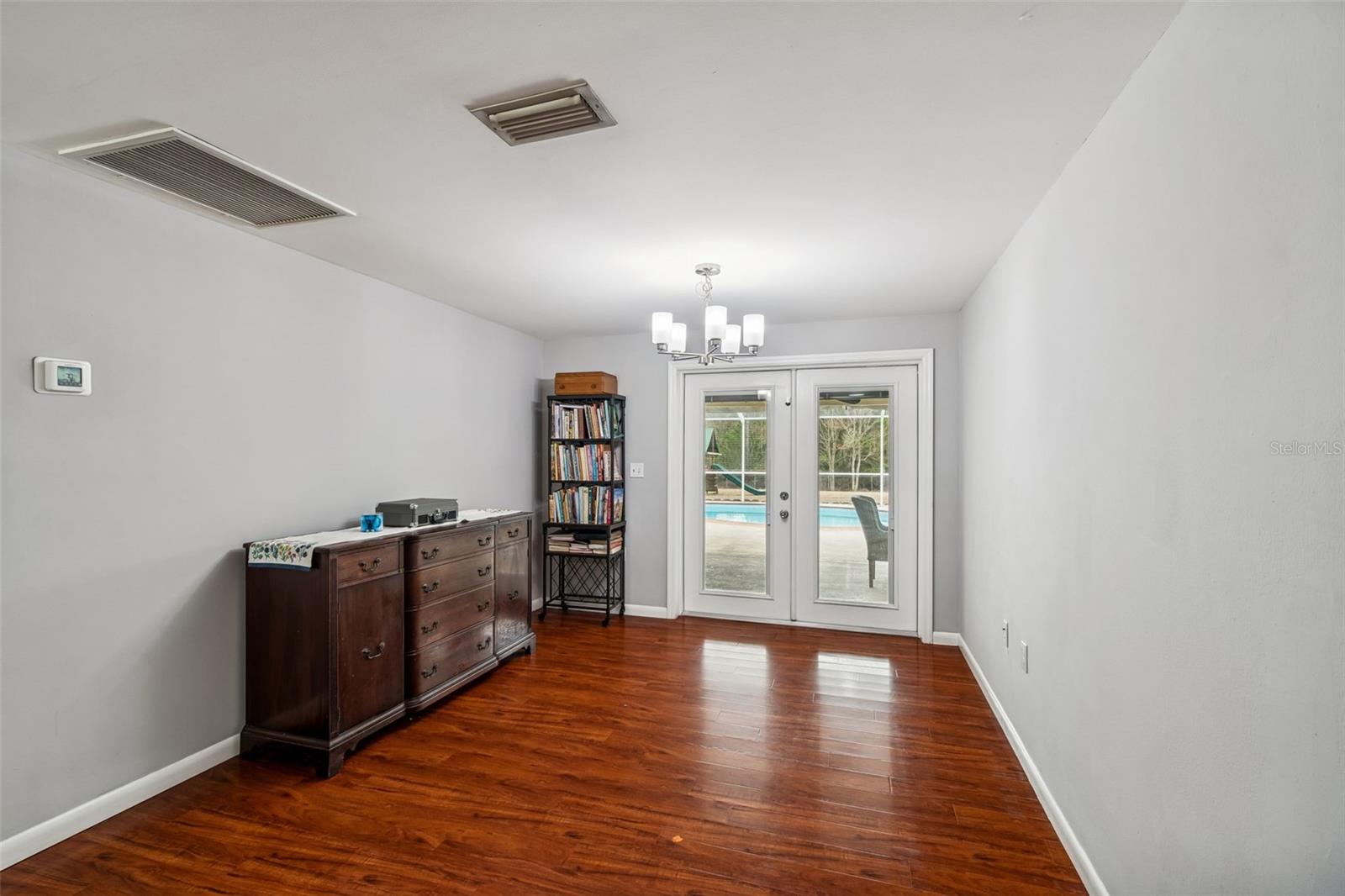 GOLDEN ACRES - Residential