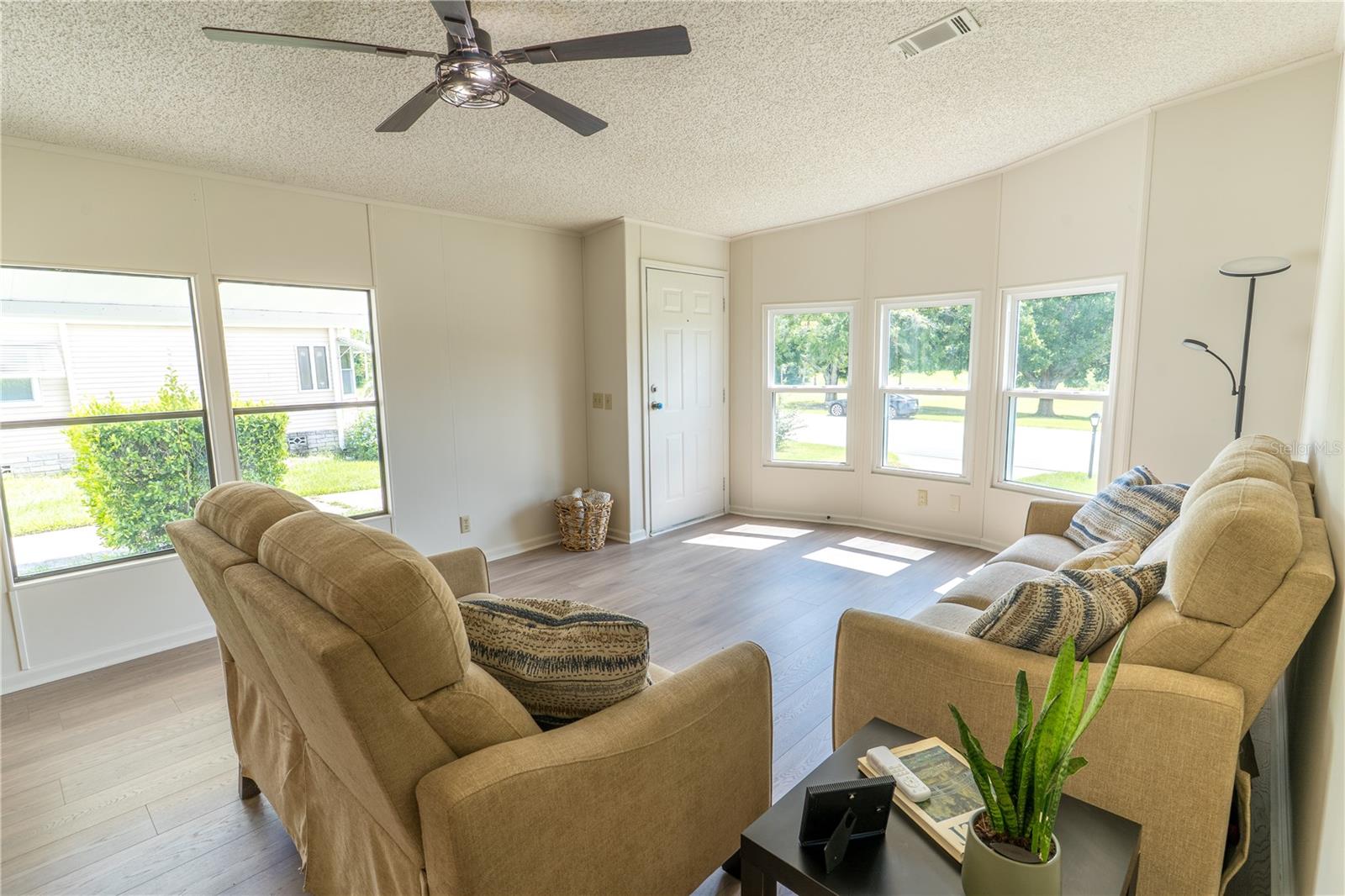2693 CAYMAN CIRCLE R41